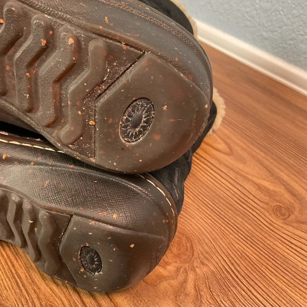 UGG Black Suede Winter Boots with Cream Lining size 8